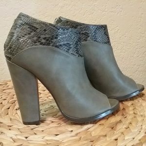 Peep toe gray booties size 7